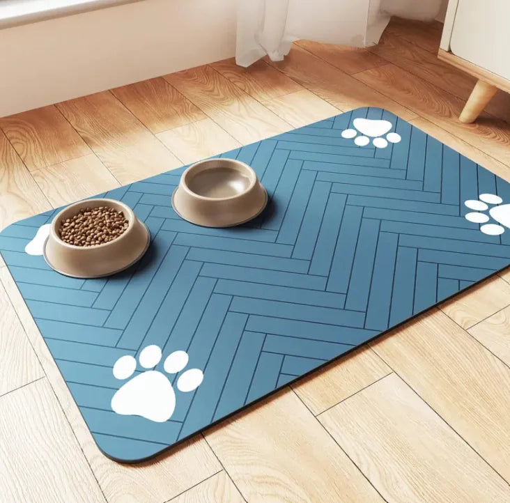 Brighty Clean diatomite mat in blue with food and water bowls - water absorbent non-slip mat